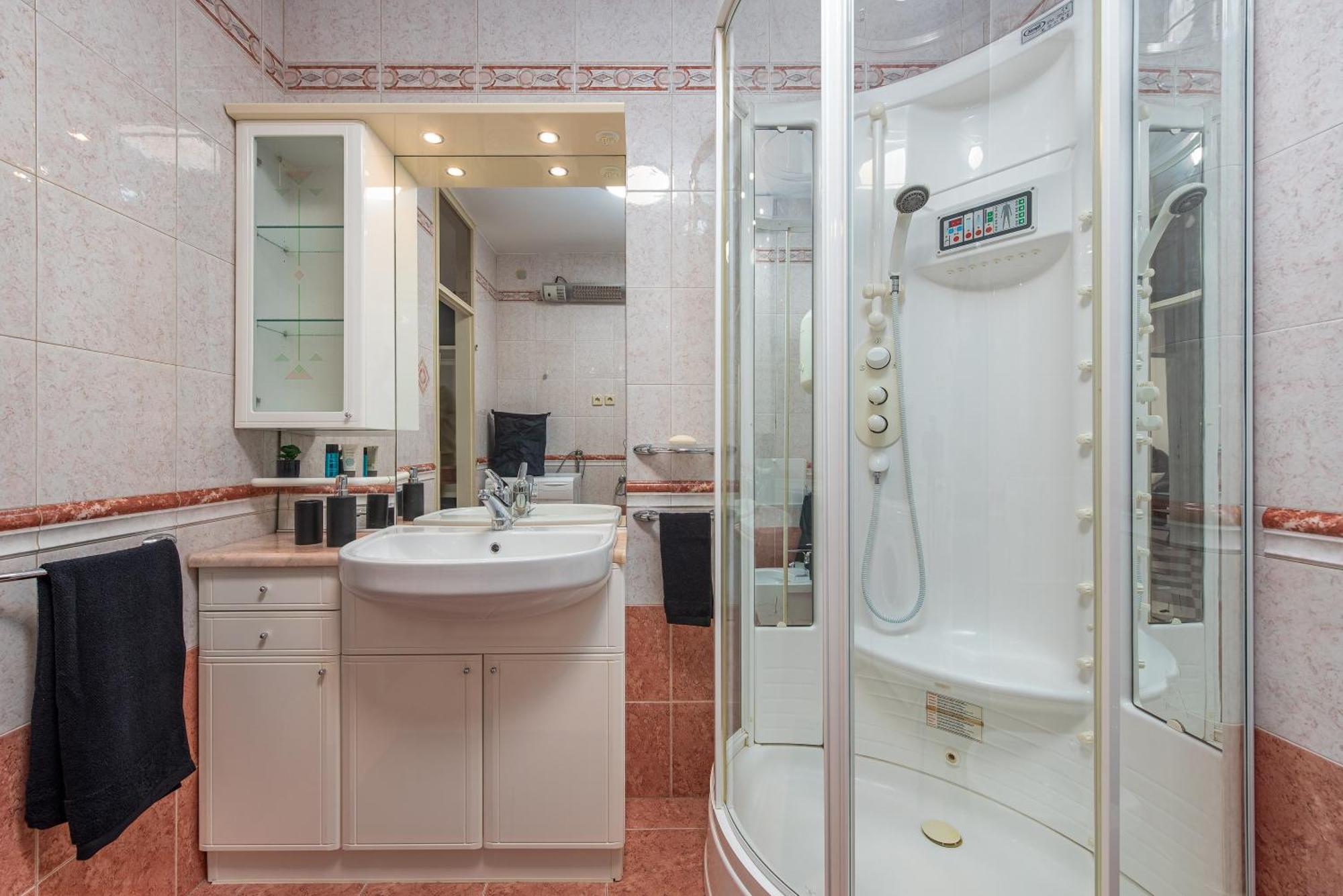 Apartment A&m 3 Bridge Luxury Center